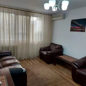 Apartament Apartament 3 Camere, Dotat Cu Toate Utilitățile, Bucureşti
